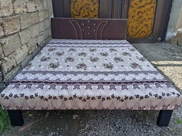 Mebellərin yığılması: Təzə çarpayılar. 1 nəfərlik çarpayılar 60manat. 2 nəfərlik taxt — 13