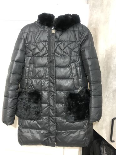 продаю зимняя куртка: Пуховик