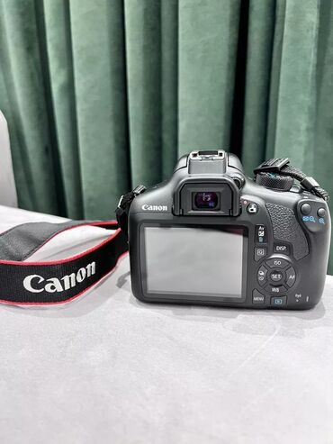 fotoapparat canon 6d mark 2: Kamera. Almanyadan gəlib yenidir. Çox baha alınıb 900 azn satıram