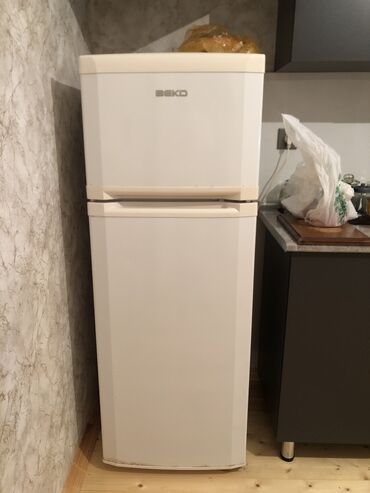 en ucuz soyuducu qiymetleri: Б/у 2 двери Beko Холодильник Продажа, цвет - Белый, С диспенсером