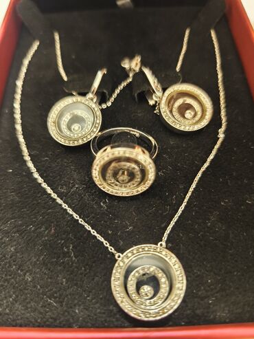 tek qaş: Qızıl 42 qr. 2.030 karat qaş