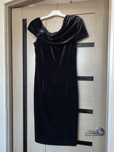 мусулманский платя: Новое черное платье Черное, велюровое платье Очень элегантно