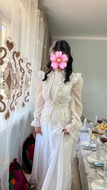 Үлпөт көйнөктөрү жана аксессуарлар: Кыз узатууга көйнөк, M, Колдонулган, түсү - Ак — 3