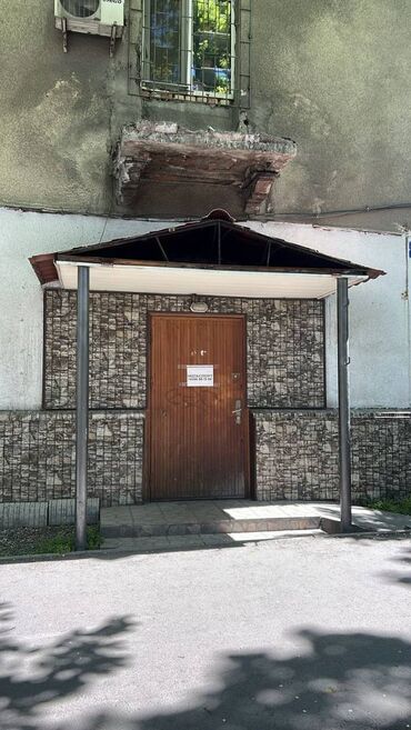 сдача помещения в аренду: Сдаю помещение, площадью 55 кв.м. На долгий срок. 1 этаж жилого дома