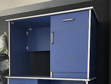 seyf dolab: Şirkət bağlandığı üçün, 2 ədəd ofis masası satılır. Kabinet, uşaq — 1