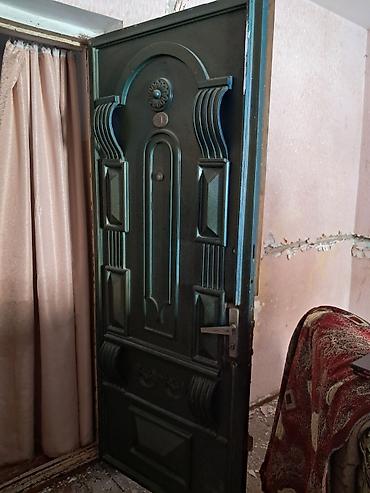 Metallik giriş qapısı - Material: qalın metal (polad) lövhələrdən