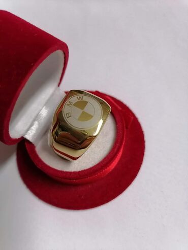 Prstenje: Vel:13
Cena:1000din — 12