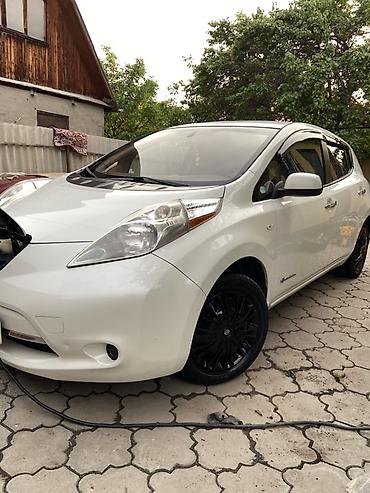 Продажа авто: Nissan Leaf: 2014 г., 0.1 л, Автомат, Электромобиль, Хэтчбэк — 5
