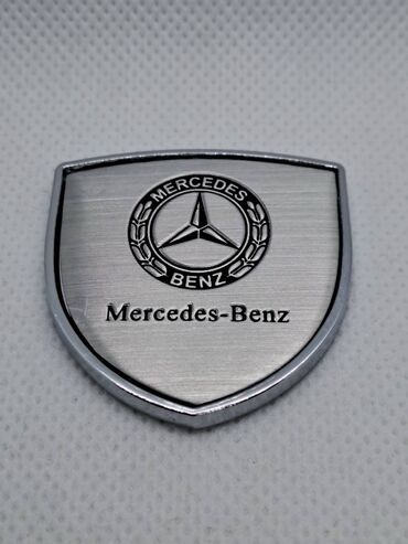 podloga za telefon u autu: Samolepljivi metalni stiker za automobil - MERCEDES Metalni stiker za