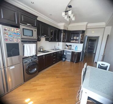 Uzunmüddətli kirayə mənzillər: 9-mikrorayonda Tərlan Şadlıq sarayının yanında 20 mərtəbəli binanın — 8