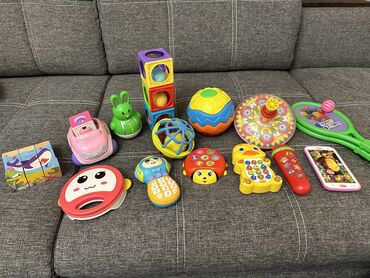 магазин детских игрушек: Игрушки Пакетом 1000 сом (14 игрушек) Все рабочие в хорошем состоянии