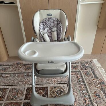 Salfet qabları: Usaq yemek masasi. “Kidilo” markasıdır. 170 azn alınıb. Yeni kimidir