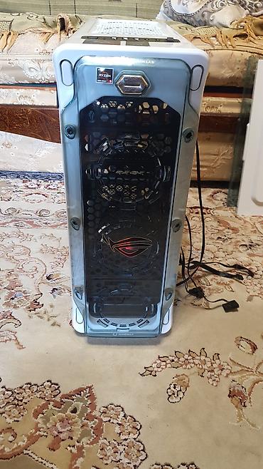 Ağ rəngdə gamemax pardo kompyuter keysi. İçi boş keysdir, fansızdır