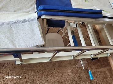 Медицинская мебель: Функциональная медицинская кровать для ухода дома. Особенности: - — 2