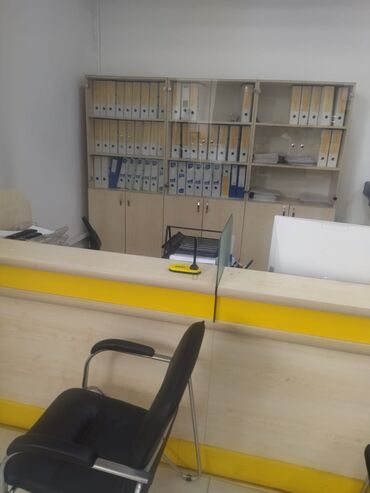 Masa və oturacaq dəstləri: Ofis mebelleri yaxşı vəzyətdə ikinci əl bir komplexteklinde sərfəli — 10