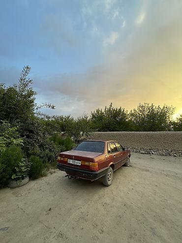 эмблема ауди: Audi 80: 1986 г., 1.8 л, Механика, Бензин, Седан — 2