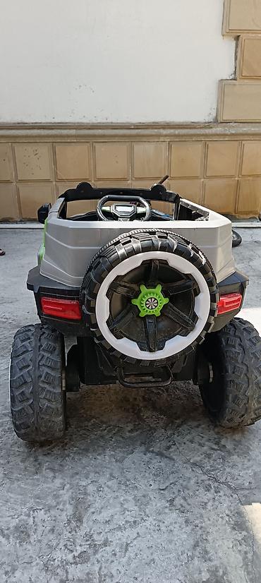 Uşaq dünyası: Uşaq elektrik maşını – off-road tipli jeep dizaynı Xüsusiyyətlər: - — 2