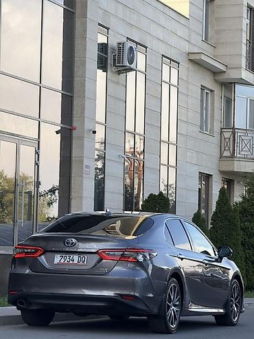 Продажа авто: Toyota Camry: 2021 г., Гибрид, Седан — 3