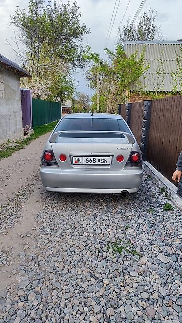 Toyota: Toyota Altezza: 2000 г., 2 л, Автомат, Бензин, Седан — 5