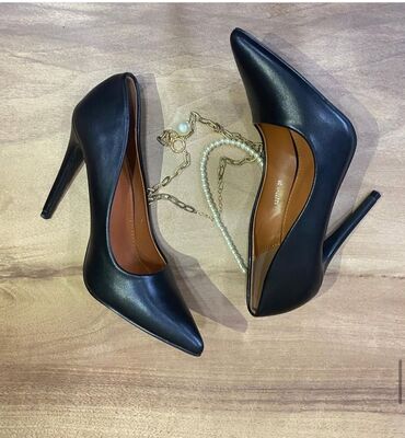 Basanoşka və səndəllər: Tuflilər, Ölçü: 38, rəng - Qara, Yeni