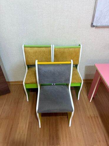 Ofis dəst mebeli: Mebel dəsti - Dar, hündür dolab: bir qapılı, korpus ağ, ön panel — 13