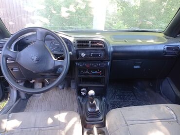 Nissan: Nissan Sunny: 1994 г., 1.4 л, Механика, Бензин, Купе