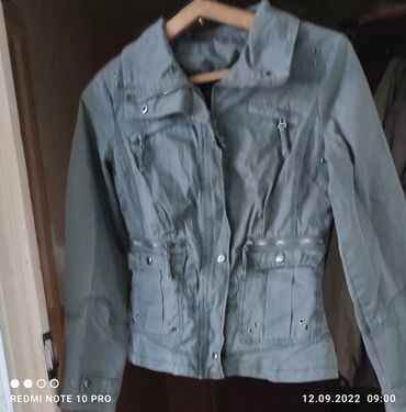 продаю куртки: Джинсовая куртка, Осень-весна