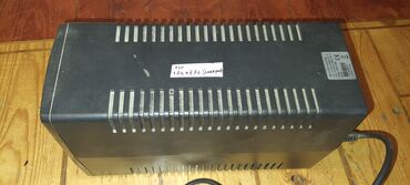 Fasiləsiz enerji təchizatı (UPS): UPS, < 500 Vt, Rozetkaların sayı - 4 — 7