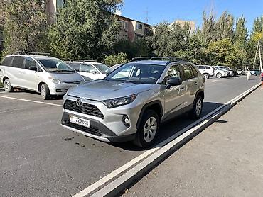 Продажа авто: Toyota RAV4: 2019 г., 2.5 л, Автомат, Бензин, Кроссовер — 2