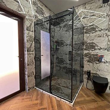 Душевые перегородки и ограждения: Угловая душевая перегородка с раздвижной системой дверного открывания — 3