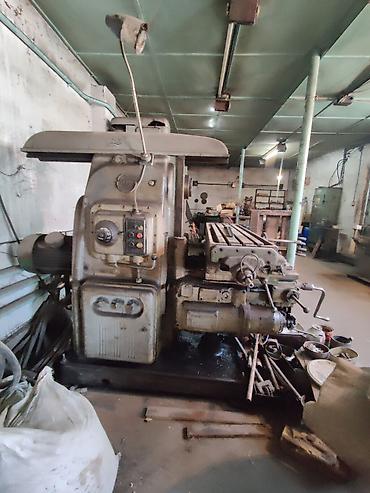 Фрезерные станки: Фрезерный станок без ЧПУ, Горизонтальный, Для металлообработки, Б/у — 2