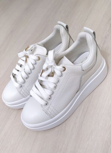 спортивные женские кофты: Кроссовки, 34.5, Zara, Новый, цвет - Белый