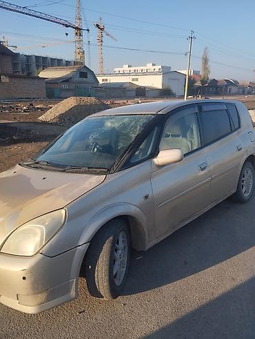 Продам компактный 5‑дверный хэтчбек золотистого цвета. Практичный at lalafo.kg Продам компактный 5‑дверный хэтчбек золотистого цвета. Практичный
