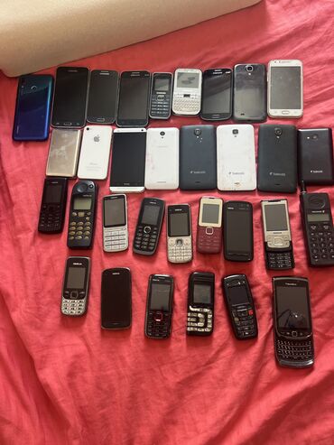 Digər mobil telefonlar: Telefon Kolleksiyasi,isleyenler var 
32 eded telefon