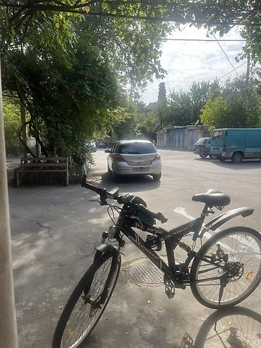 velosipedler 28: Dağ tipli/şəhər üçün uyğun velosiped - Rəng: qara, qırmızı-ağ — 7