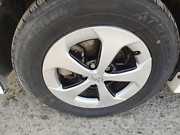 byd e1: Toyota Prius: 2012 г., 1.8 л, Вариатор, Гибрид, Хэтчбэк — 10