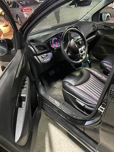 водительское сиденье спринтер: Chevrolet Spark: 2017 г., 1 л, Автомат, Бензин, Хэтчбэк — 4