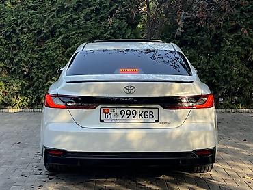 prius 2005: Toyota Camry: 2025 г., 2 л, Вариатор, Гибрид, Седан — 4