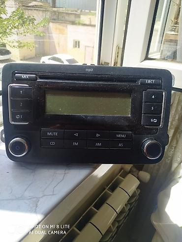 volta vs 1: Original Valswagen radio — 1