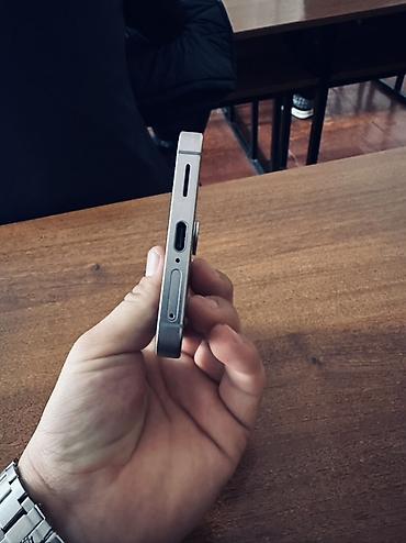 Samsung: Samsung Galaxy S25, Б/у, 256 ГБ, цвет - Серебристый, 2 SIM, eSIM — 5