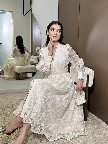 2500: Новые платья, 44, 46 размер
коричневое 2800
айвори 2500 — 2