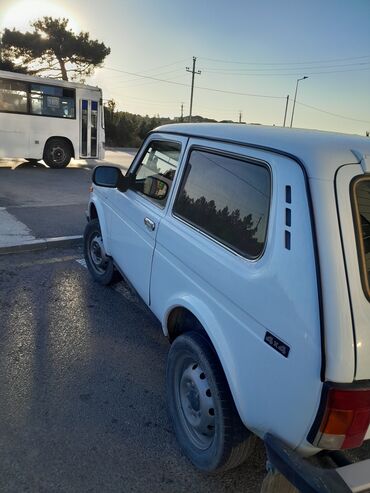 çeşqa maşın: Salam masn ideal vezyeddedir. vuruq udar. yoxdir mator. karopka