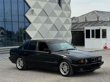 BMW: BMW 5 series: 1989 г., Седан