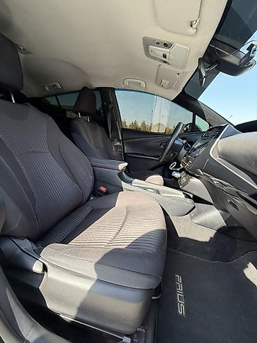start: Toyota Prius: 2017 г., 1.8 л, Вариатор, Гибрид, Хэтчбэк — 7