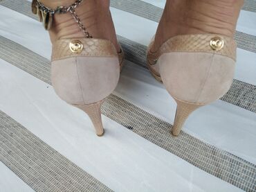 Salonke: Salonke, Guess, 37 — 4
