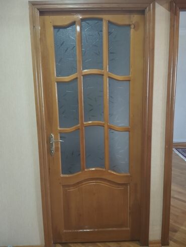 otaq qapilari ucuz qiymete: İşlənmiş Wood door Otaq qapısı 80x90 cm, Zəmanətsiz, Ünvandan götürmə