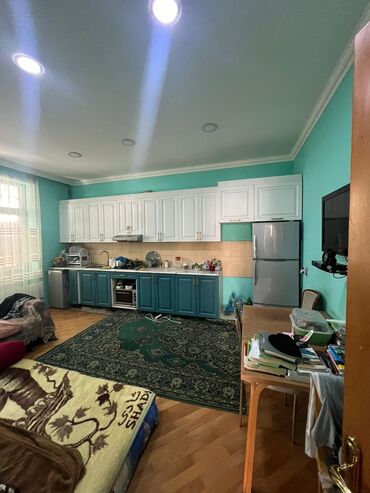 Həyət evləri və villaların satışı: Bakıxanov qəs. 6 otaqlı, 300 kv. m, Kredit yoxdur, Orta təmir — 7