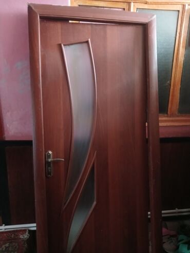 5 20 taxta: Taxta interyer qapısı – karkası və qutu ilə birlikdə. - Rəng: tünd