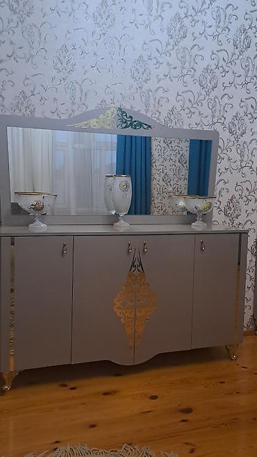 ideal mebel: Qonaq otağı üçün mebel dəsti Tərkib: - Güzgülü bufet/komod: üst — 1