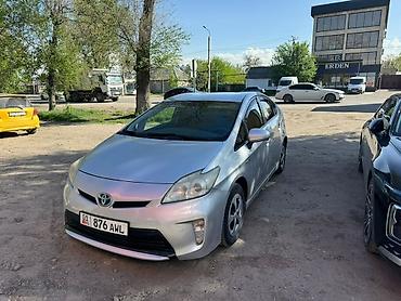 форанер 2010: Toyota Prius: 2012 г., Гибрид, Хэтчбэк — 3